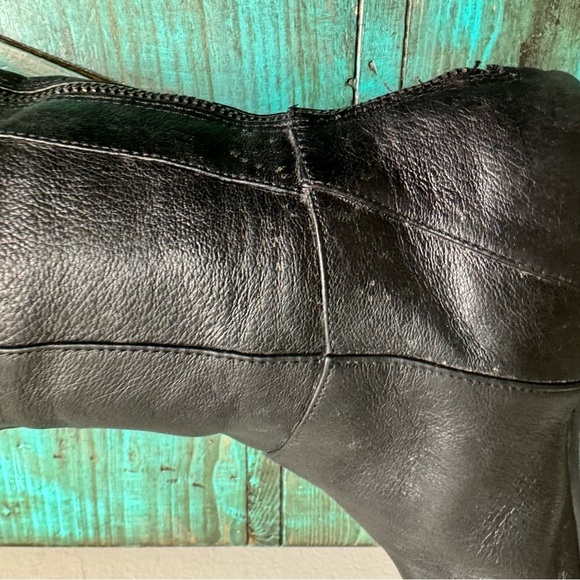 Steve Madden Black Leather Buckle Cher Boots Zipper Back Size 8B - Picture 6 of 14